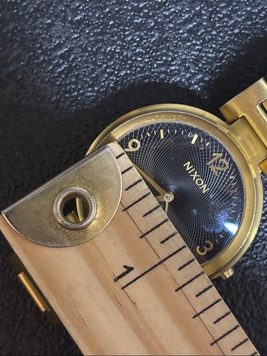 Nixon Cold Blooded The Chameleon Gold  Black Textured Dial Bracelet Watch WORKS main image 9